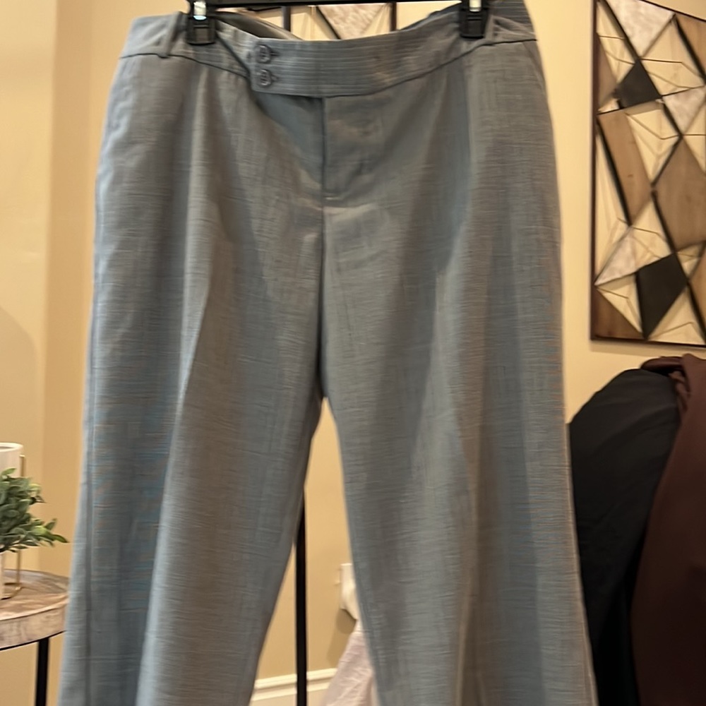 Capris - Picture 2 of 3